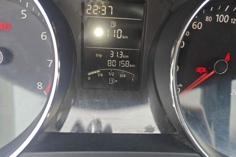 Used Volkswagen Sagitar 2018 1.6L Manual Comfort Model Odometer Close Up