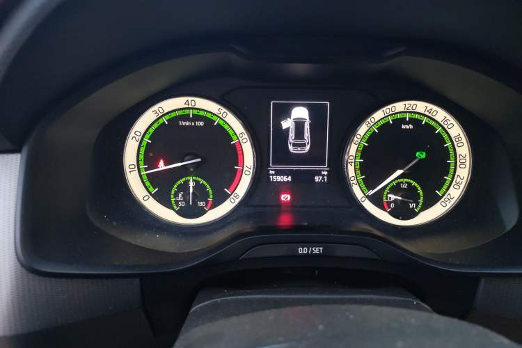 Used Skoda Kodiaq 2018 Facelifted TSI330 5-Seater Two-Wheel-Drive Comfort Edition Odometer Close Up