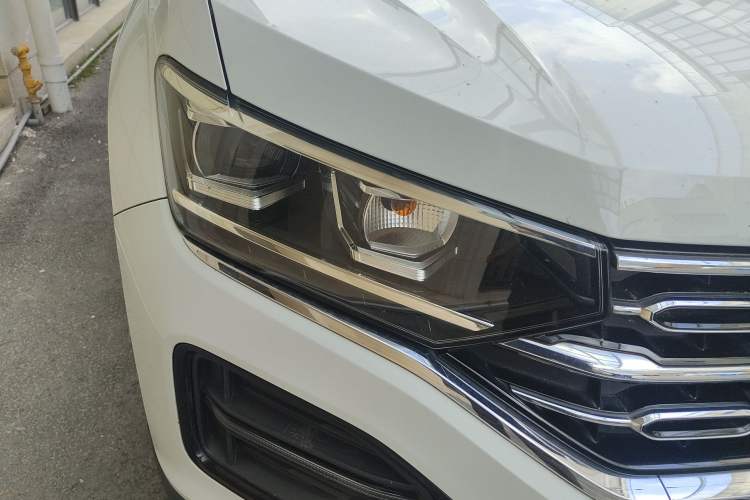 Used Volkswagen Tayron 2019 330TSI Two-Wheel Drive Luxury Model China VI Standard Right Front Headlight