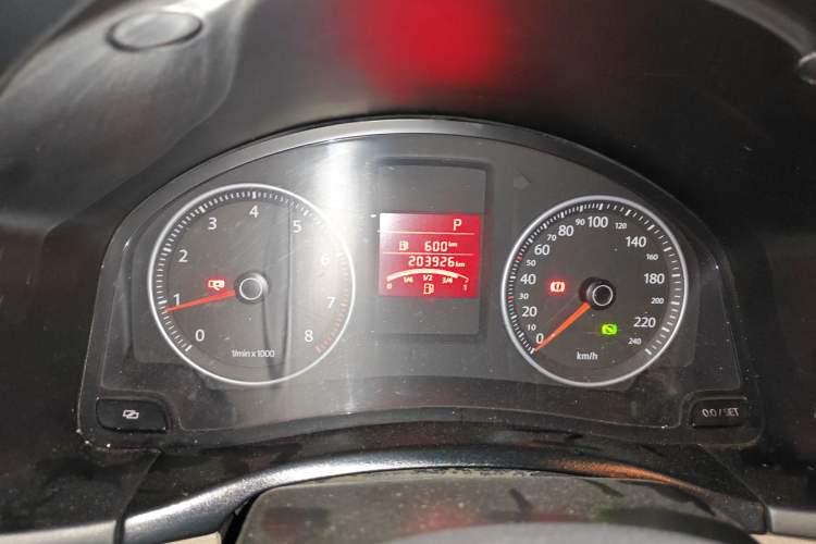 Used Volkswagen Bora 2012 1.6L Automatic Fashion Edition Instrument Cluster