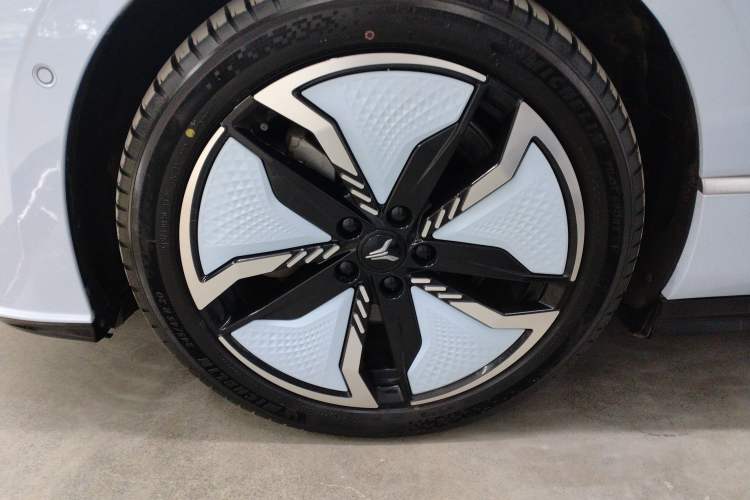 Used VOYAH PASSION 2023 Four-Wheel Drive Long-Range Version