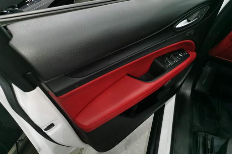 Used Alfa Romeo Stelvio 2017 2.0T 200HP Elite Edition
