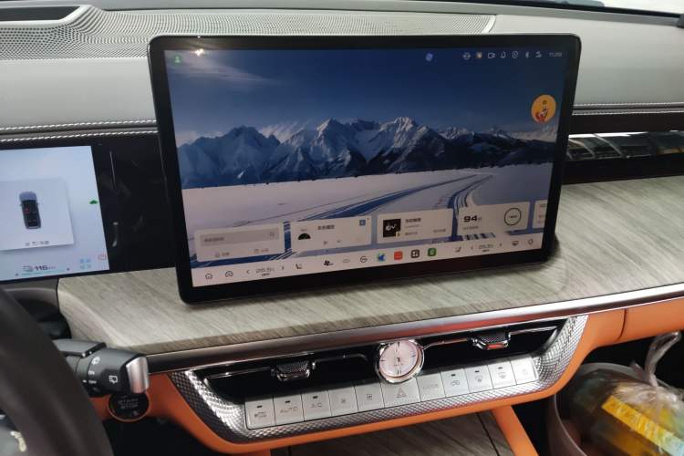 Used Tank 500 New Energy 2024 Hi4-T Audio And AC Panel