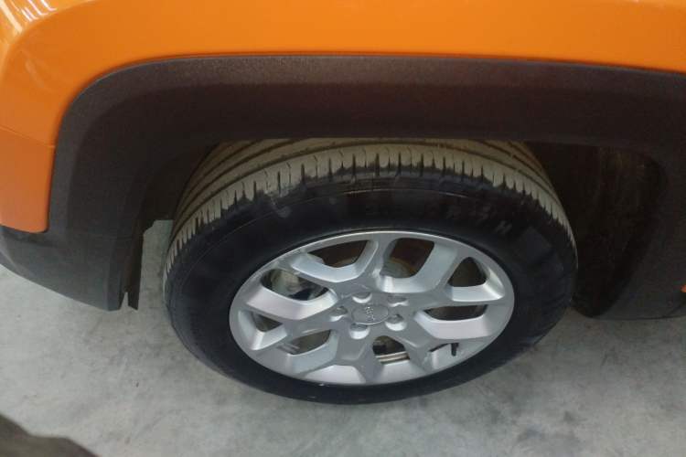 Used Jeep Renegade 2017 180T Automatic High-Energy Version Left Front Wheel Hub