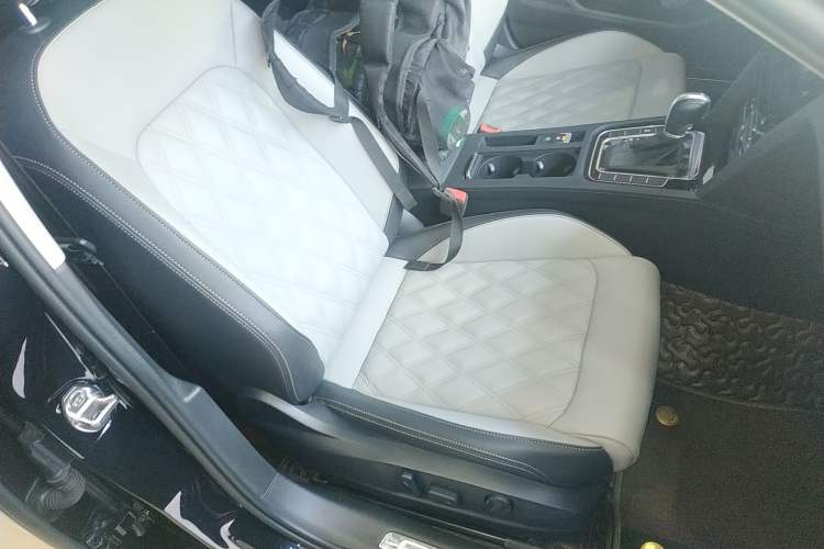 Used Volkswagen Magotan 2023 2 Million Units Limited Edition 330TSI DSG Leading Version