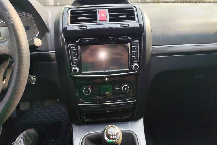 Used Haval H5 Classic 2012 ZhiZun Edition Green & Quiet 2.0T Manual Two-Wheel Drive Comfortable Model
