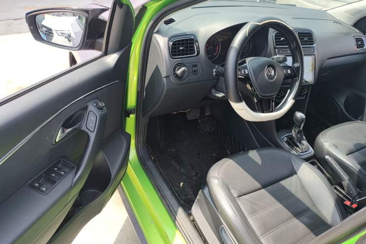 Used Volkswagen Polo 2014 1.6L Automatic Luxury Edition Driver Seat