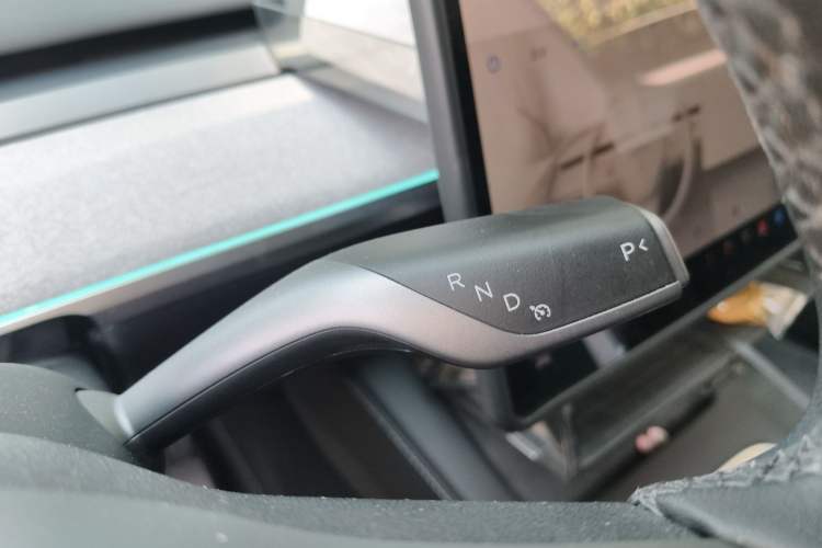 Used Tesla Model Y 2024 Rear-Wheel-Drive Version
