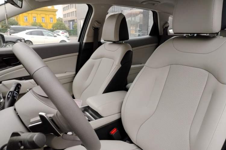 Used Kia Sportage (Chinese Domestic Model) 2025 1.5T Two-Wheel Drive Prestige Smart Enjoyment Version