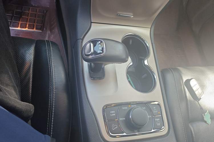 Used Jeep Grand Cherokee 2014 3.6L Elite Navigation Edition