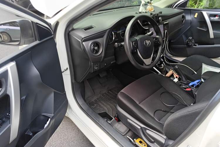 Used Toyota Levin 2017 Revised Dual-Engine 1.8H GS E-CVT Elite Sunroof Version China V Standard