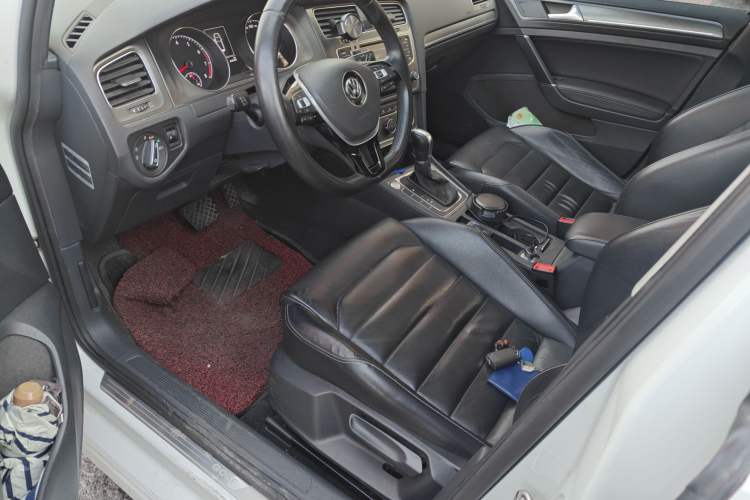 Used Volkswagen Golf 2015 1.4TSI Automatic Luxury Model
