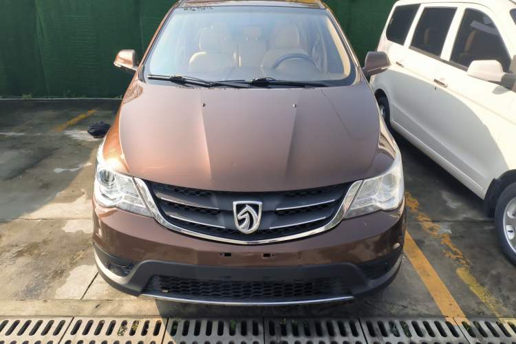 Used Baojun 730 2014 1.5L Manual Standard Version 8 Seats
