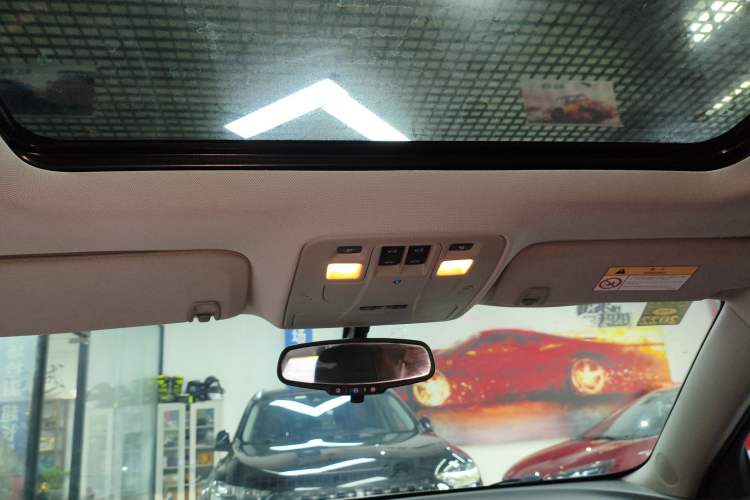 Used Chevrolet Malibu 2016 1.6T Automatic Luxury Edition Headliner