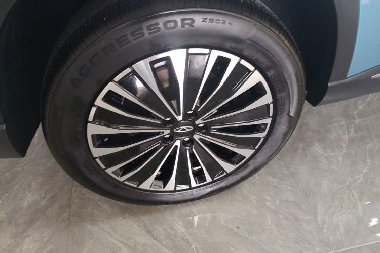 Used Chery Tiggo 8 PLUS C-DM 2025 1.5T 116 km Prestige Version 5 Seats Right Rear Wheel Hub