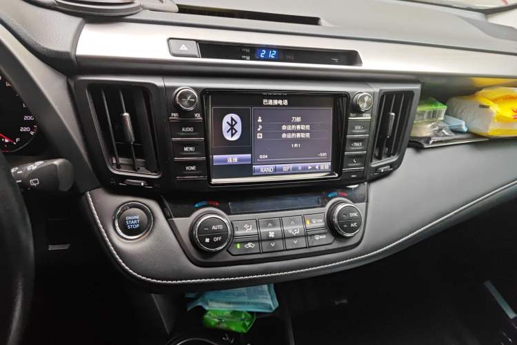 Used Toyota RAV4 2016 2.0L CVT Two-Wheel Drive Smart Edition China V Standard Audio And AC Panel