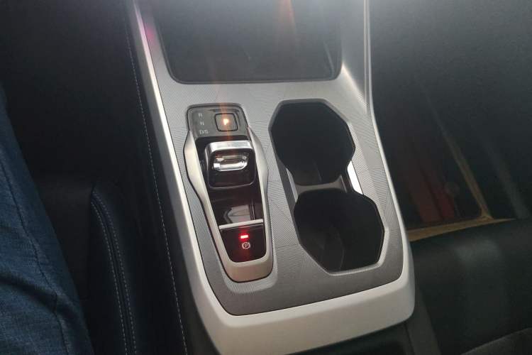 Used GAC Trumpchi GS3 2026 Model Shadow Speed 270T Enjoyment Edition Gear Lever