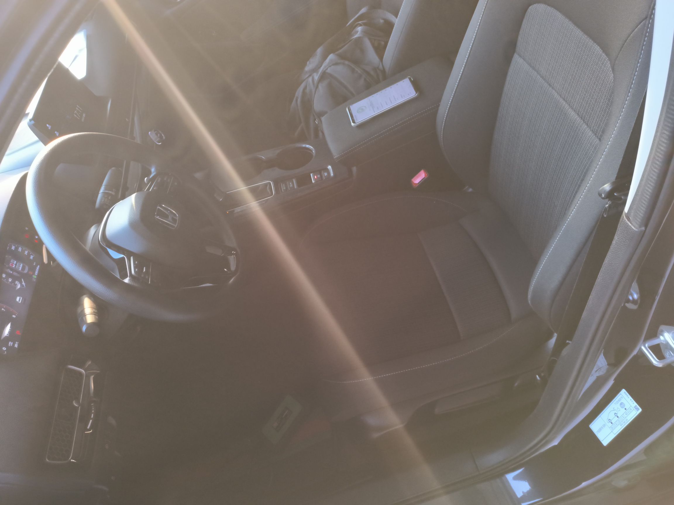 المقاعد الأمامية داخل السيارة