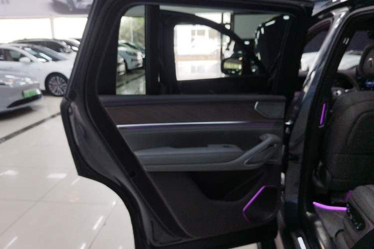 Used Denza N9 2025 Flagship Model
