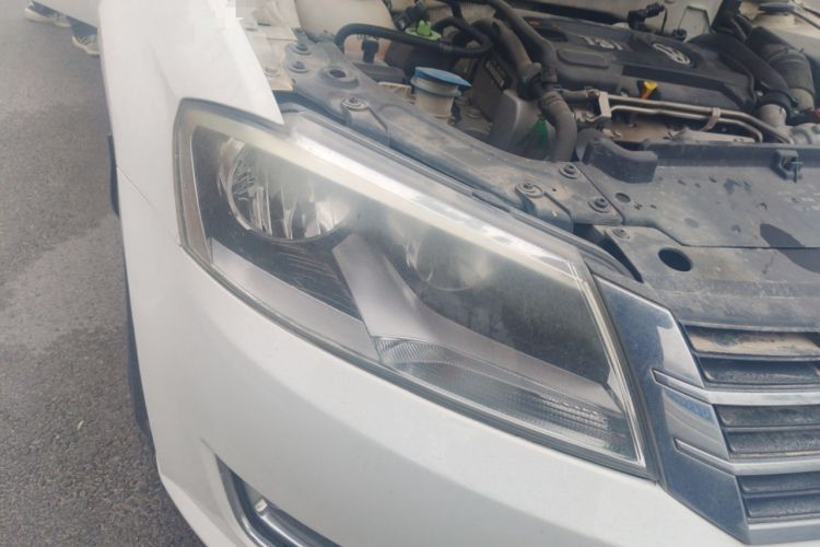 Used Volkswagen Lavida 2013 1.4TSI DSG Comfort Edition Right Front Headlight