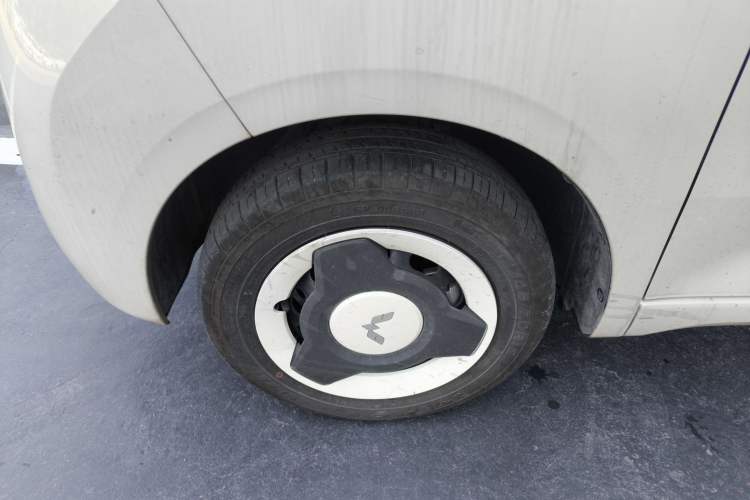 Used Wuling Hongguang MINIEV 2024 3rd Generation 215km Youth Edition Left Front Wheel Hub