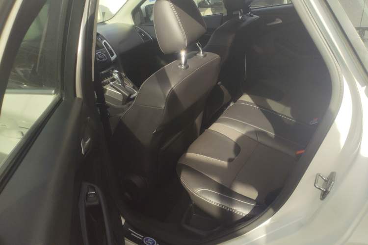 Used Ford Focus 2012 Hatchback 2.0L Automatic Luxury Sport Model
