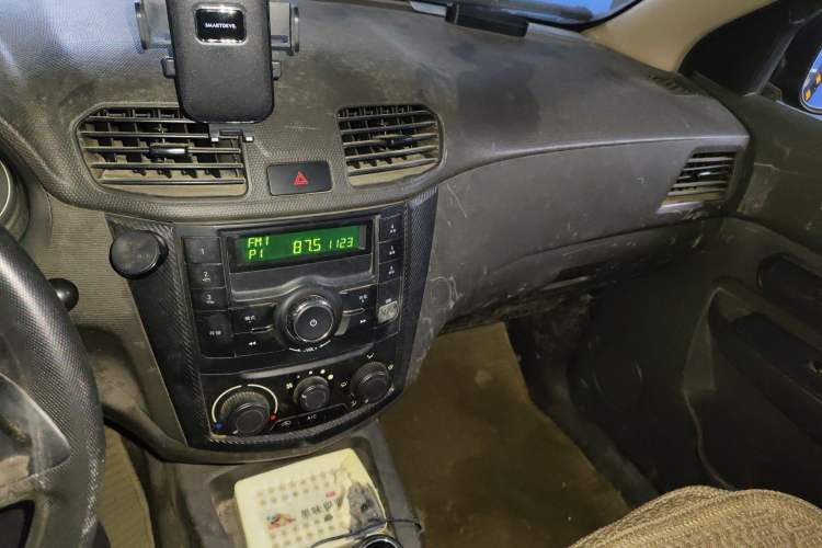 Used Wuling Hongguang 2015 1.5L S Base Model China IV Audio And AC Panel