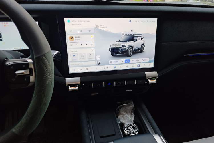 Used Deepal G318 2025 Worry-Free Cross-Country Edition Four-Wheel Drive Distant Mountains Version Audio And AC Panel