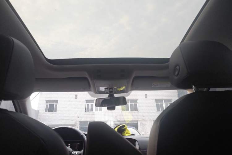 Used Volkswagen Sagitar 2021 280TSI DSG Comfort Connect Edition Headliner