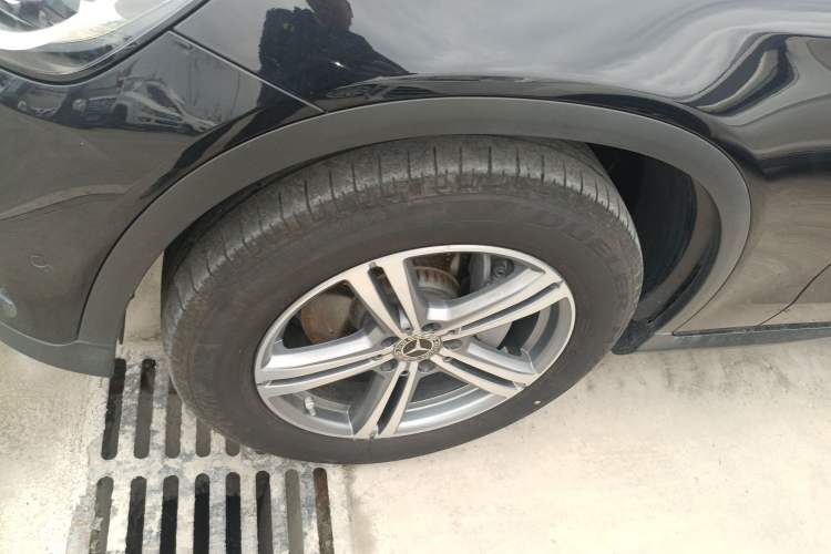 Used Mercedes-Benz GLC 2022 GLC 260 L 4MATIC Dynamic Edition Left Front Wheel Hub