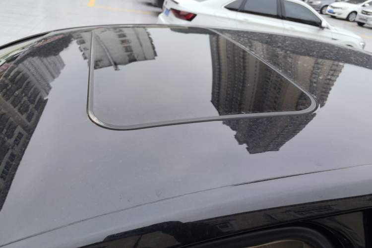 Used Volkswagen Magotan 2015 1.8TSI Advanced Model Roof