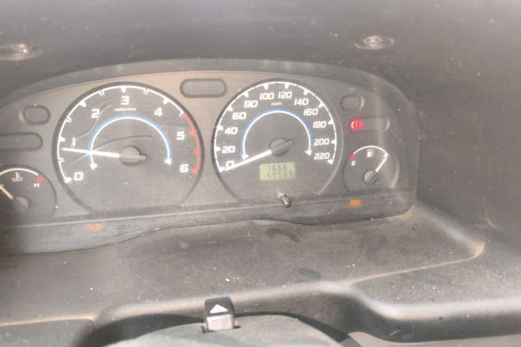 Used JMC Transit 2017 2.8T Commercial Version Long Wheelbase Mid-Roof 6/7/8-Seater JX493 Odometer Close Up