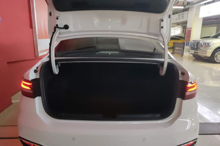 Used Volkswagen Lavida 2024 300TSI DSG Starry Sky Deluxe Edition Trunk