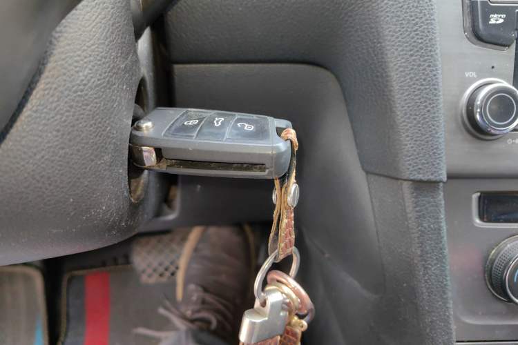 Used Volkswagen Golf 2014 1.6L Automatic Fashion Model Vehicle Key