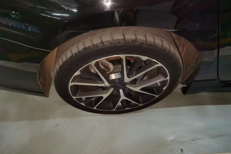 Used Lynk & Co 03 2020 1.5TD DCT JingPro Edition Right Front Wheel Hub