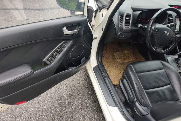 Used Kia K3 2013 1.6L Automatic GLS Driver Seat