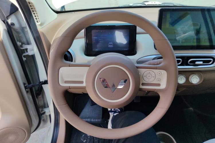 Used Wuling Hongguang MINIEV 2025 Four-Door Version Advanced Edition Steering Wheel