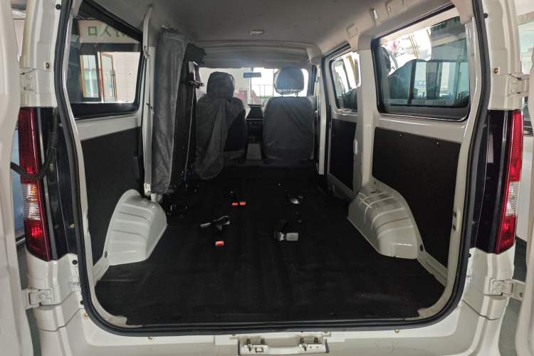 Used CHANGAN KAICHENG Ruixing EM80 2025 Wealth Edition Passenger Version Comfortable Model 6 Seats 300km Side-Hinged Doors Trunk