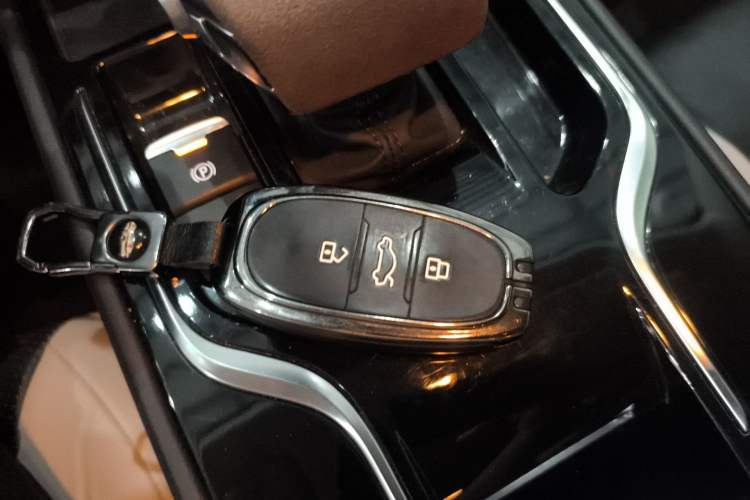 Used Hongqi E-QM5 2022 431 km Charge & Enjoy Edition Vehicle Key