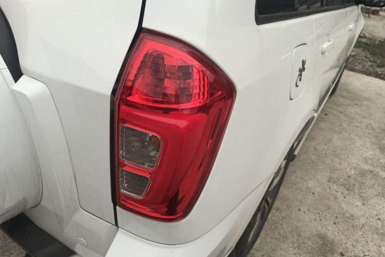 Used Chery Tiggo 3 2015 1.6L CVT ZhiShang Commemorative Edition
