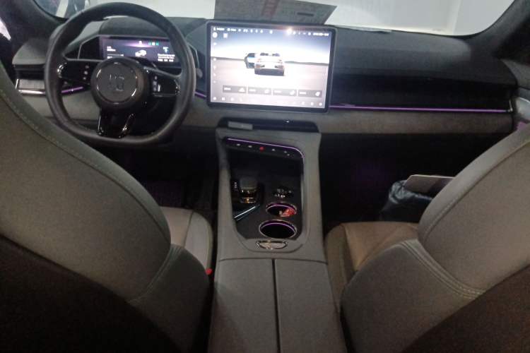 Used Zeekr 001 2022 Long-Range Dual-Motor WE Edition Center Console