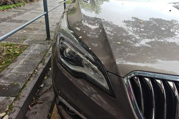 Used Buick Envision 2014 28T Four-Wheel Drive Elite Model Right Front Headlight