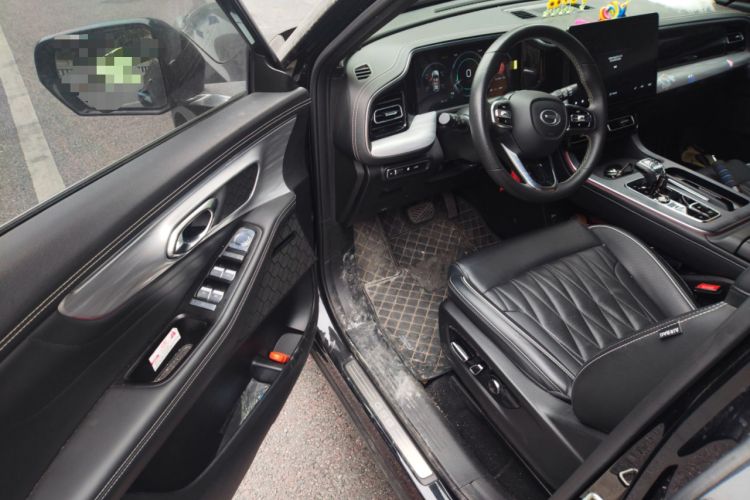 Used GAC Trumpchi GS8 2022 Linghang Series 2.0 TGDI Two-Wheel-Drive Luxury Smart Connectivity Version (7 Seats)
