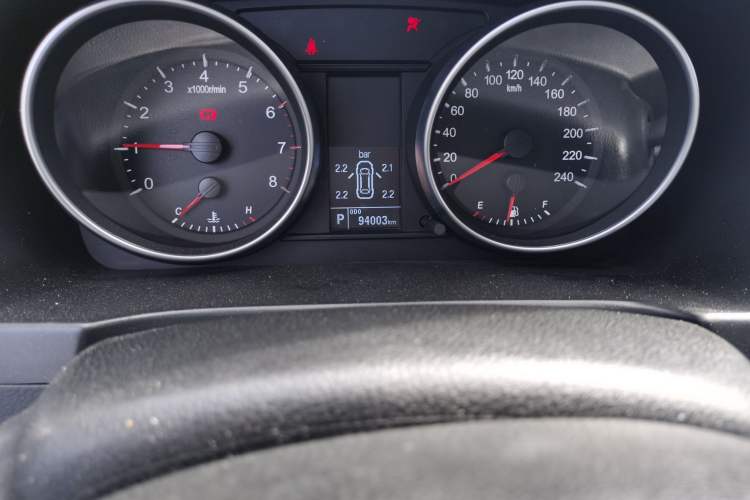 Used Haval H6 2013 Upgraded Model 2.4L Automatic Two-Wheel Drive Prestige Version
