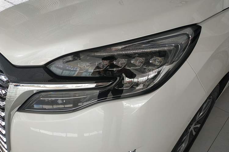 Used Buick GL8 2023 ES Lu Zun Deluxe Model
