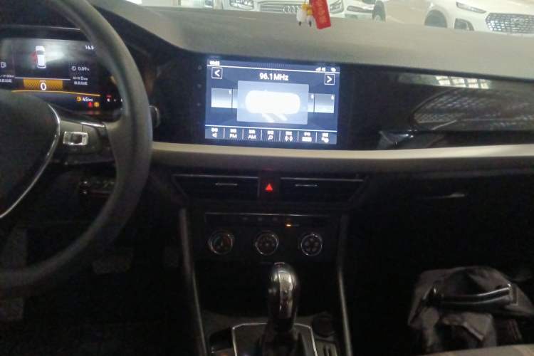 Used Volkswagen Lavida 2022 1.5L Automatic Vision Edition Audio And AC Panel