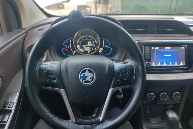 Used Venucia M50V 2017 1.6L XL CVT Luxury Edition
