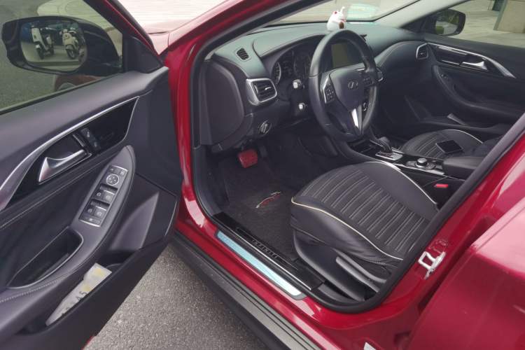 Used Infiniti QX30 2017 1.6T Two-Wheel-Drive Sport Edition
