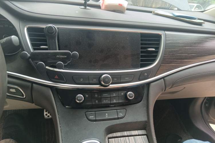 Used Buick LaCrosse 2016 20T Leading Model Audio And AC Panel