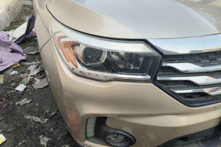 Used GAC Trumpchi GS4 2016 235T Manual Luxury Edition Right Front Headlight